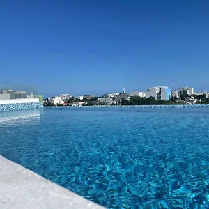 Hotel Winday A 4 Calles De La 5a Avenida ***