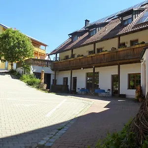 https://blaue-traube.com-bavaria.com